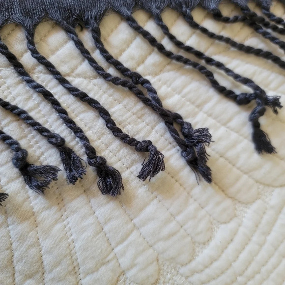 Womens H&M Black Gray Soft Cozy Fringe Scarf Wrap - Picture 4 of 6